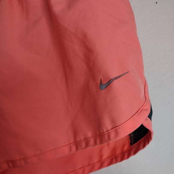 Women's DRI-fit Nike shorts - Picture 4 of 4